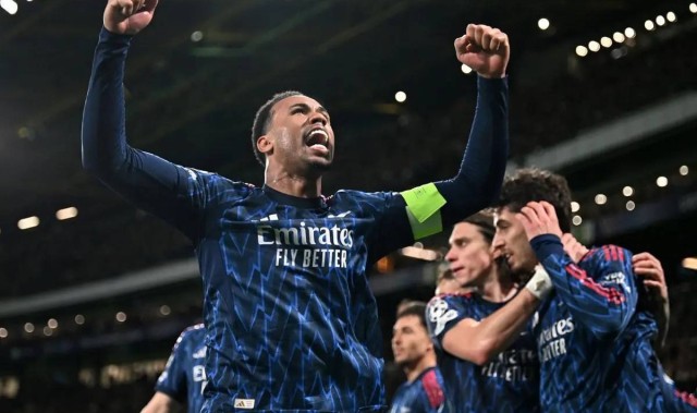 欧冠1-0绝杀背后，藏着一支正在悄悄改朝换代的铁血阿森纳！