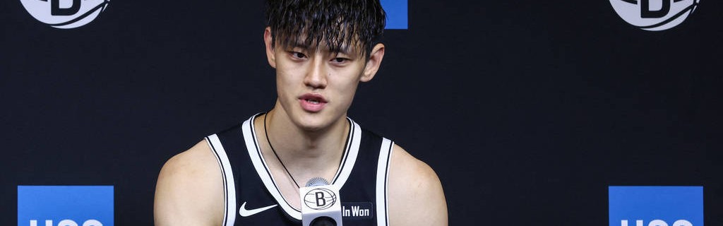 曾凡博没上场!媒体人:教练考虑饭碗 队友关心合同