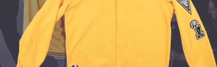 科比退役战热身服 被拍出33.6万美元的价格