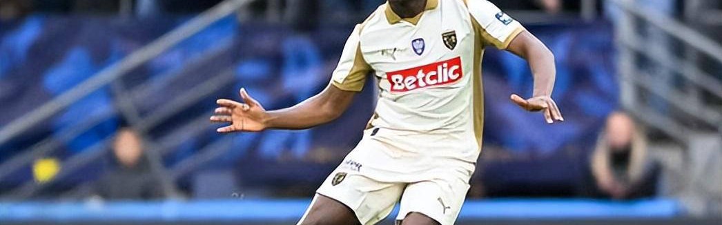 2球2助攻！21岁奥地利防线新星惊艳法甲，身价暴涨6倍引发四大豪门争抢