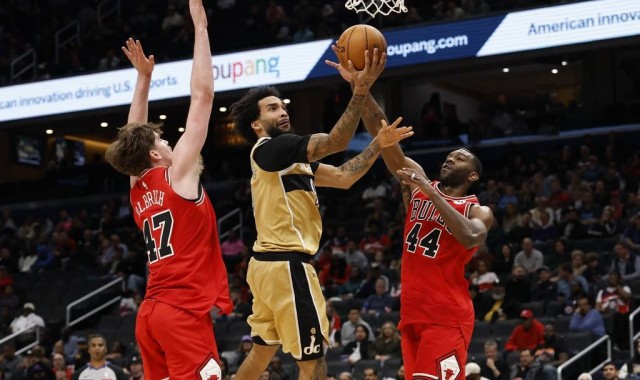 琼斯31分米勒26+11 奇才不敌公牛8连败