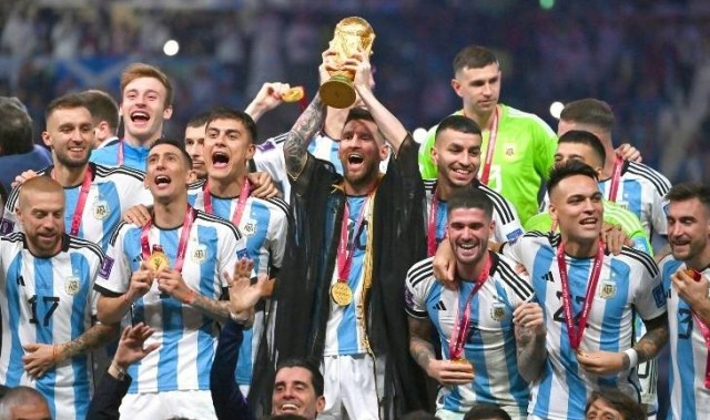 最史诗级的冠军领先优势崩盘盘点！阿森纳会加入这份名单吗？倚天足球