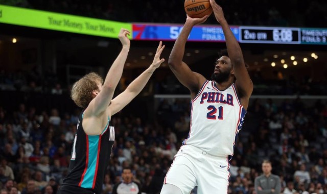 埃奇库姆3分准绝杀莫兰特40分 76人加时胜灰熊