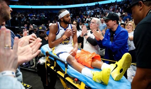 膝盖变形！穆迪无对抗下遭遇重伤 转播信号一度切断