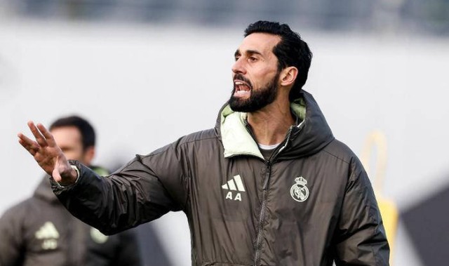 三大名帅角逐皇马帅位，老佛爷选帅难题重重，穆里尼奥再度自荐