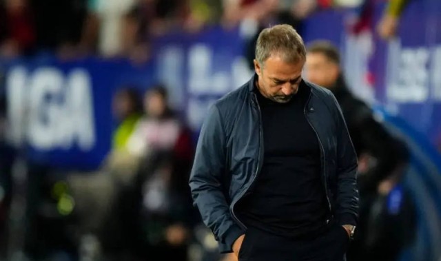 巴萨内部矛盾激化？主帅弗里克质疑球员态度 球员反驳高位战术不适应现状