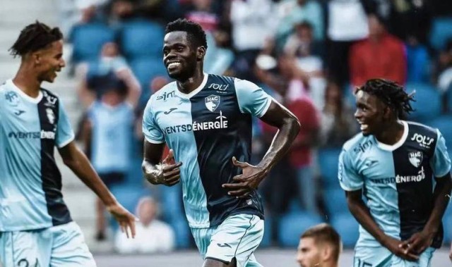 法国杯跨级别对决：勒阿弗尔主场止颓迎亚眠，法甲劲旅借势取胜